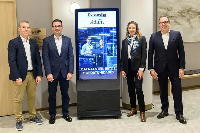 foto familia en un evento de Expansión